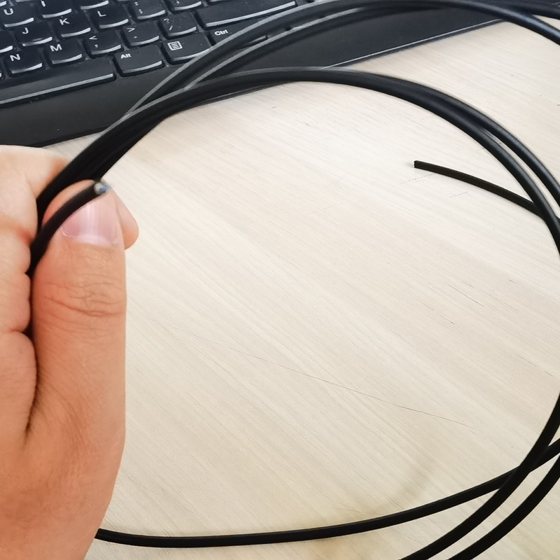 멕시코 / 북미 3.0mm TPU 800N YOFC 광섬유 GJYFJU-1B6b3 아라미드 가닥 재질 실내 및 실외용 재질