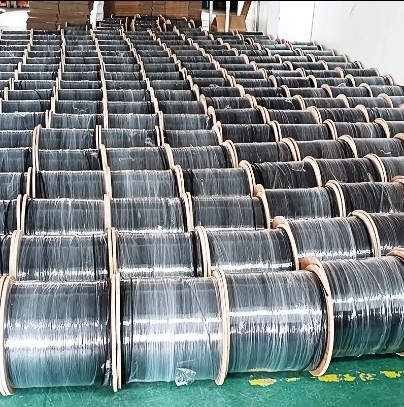 공기 FTTH 자체 지원 광섬유 드롭 케이블 내부 및 외부 사용