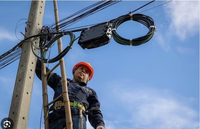 오브 모양 자부지 FTTH 드롭 케이블 전화 통신용 4 코어
