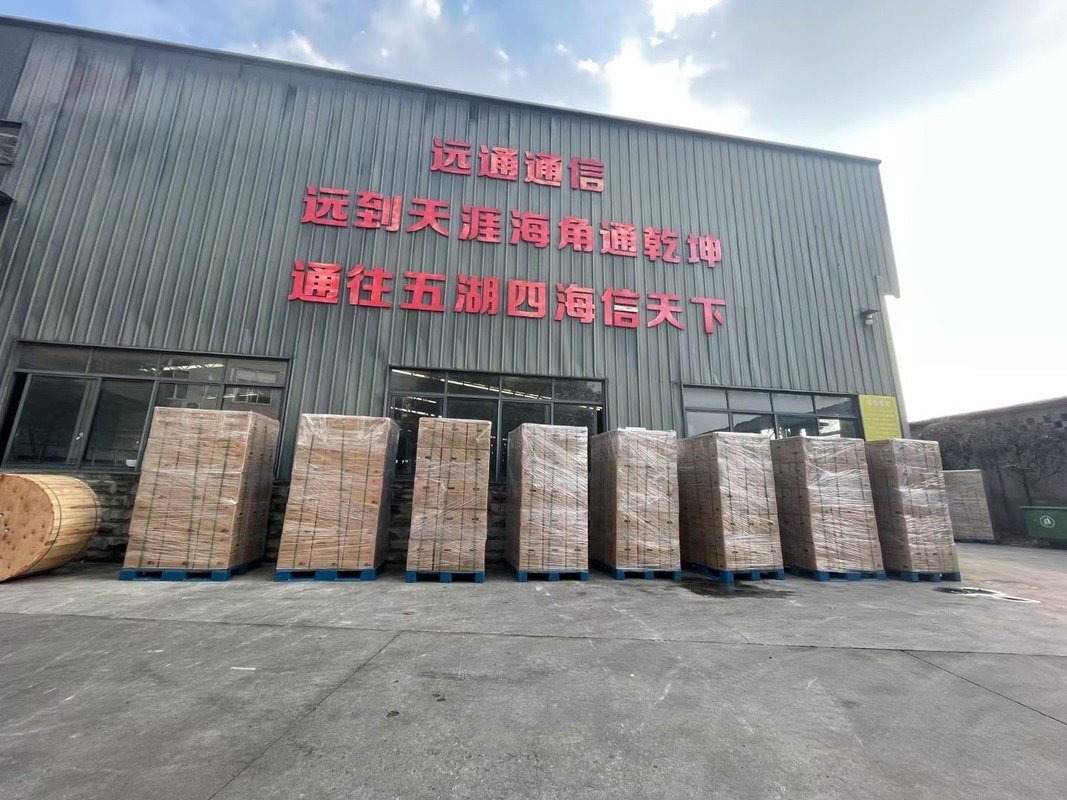 나비 모양의 광 케이블 도입